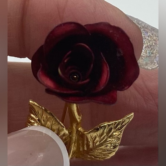 GIOVANNI ROSE FLOWER GOLD TONE RED PIN BROOCH Vintage - Picture 3 of 10